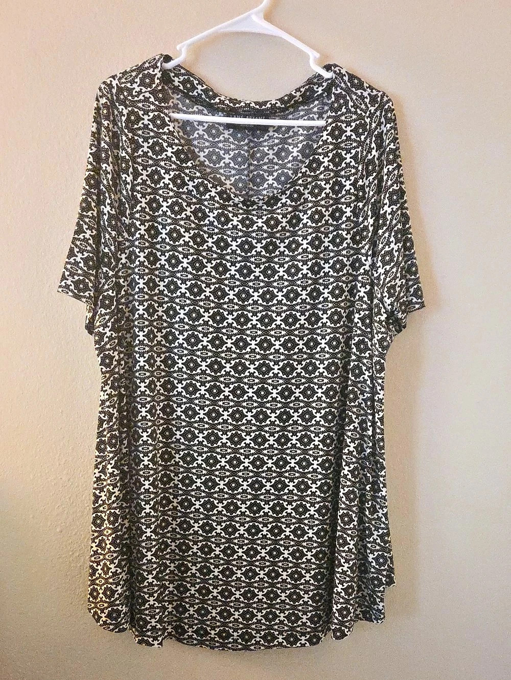 Lane Bryant Black & White Geometric Swing Shirt
